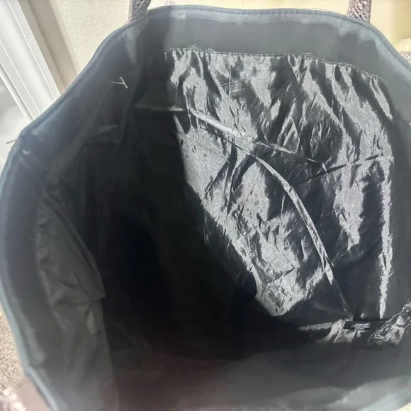 ❤️Jimmy Choo Parfum Metallic Croc Tote - Picture 8 of 8